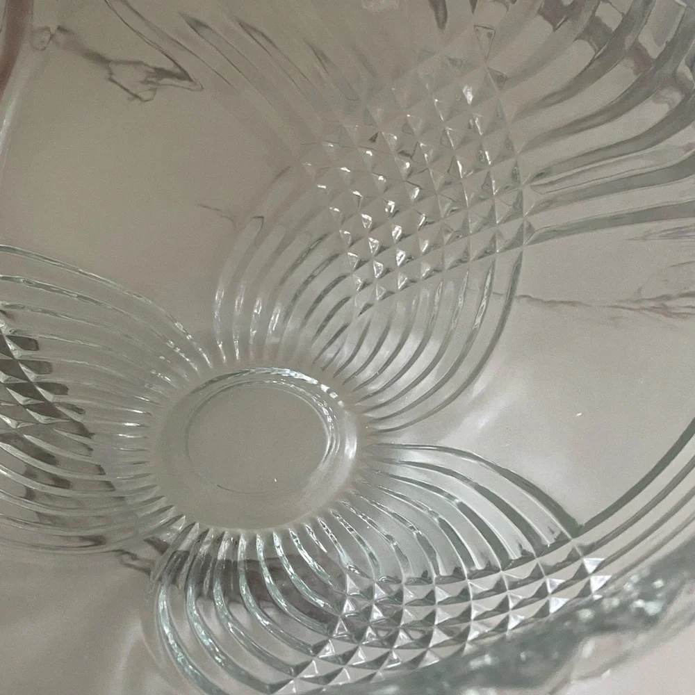 Vintage clear cut Indiana glass serving bowl - Picture 9 of 11